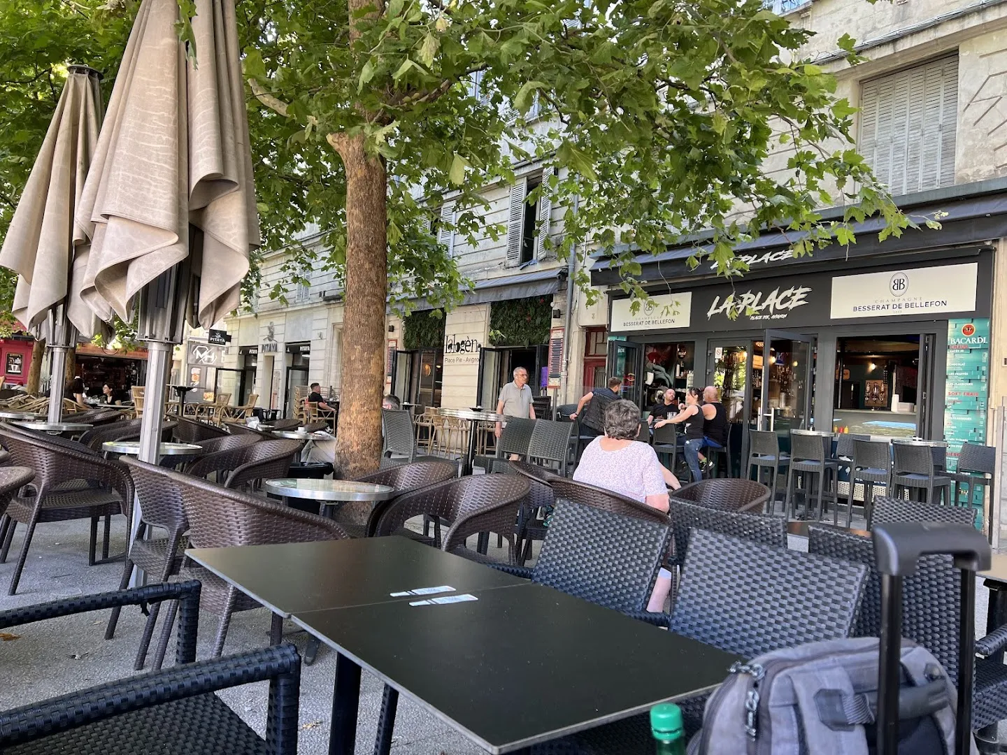 Bar La place | Terrasse Cocktail Music